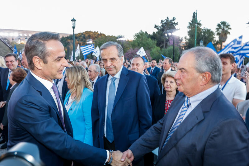Ο Kαραμανλής συνεχίζει το ίδιο λάθος με τον Μητσοτάκη