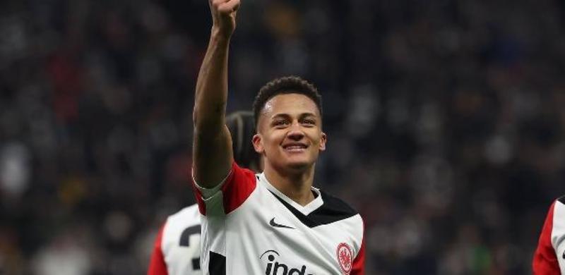 Ex-São Paulo troca Frankfurt por time do Qatar por quase R$ 100 milhões