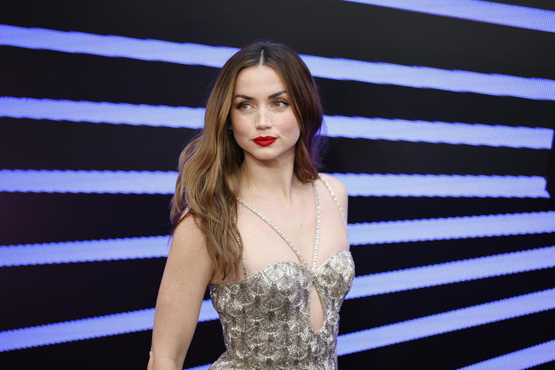 Ana de Armas e Tom Cruise: chi è la nuova compagna dell’attore e perché tutti parlano di lei