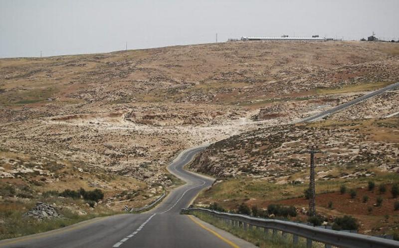 Policeman shoots, wounds masked Israeli teen throwing rocks at cars in West Bank