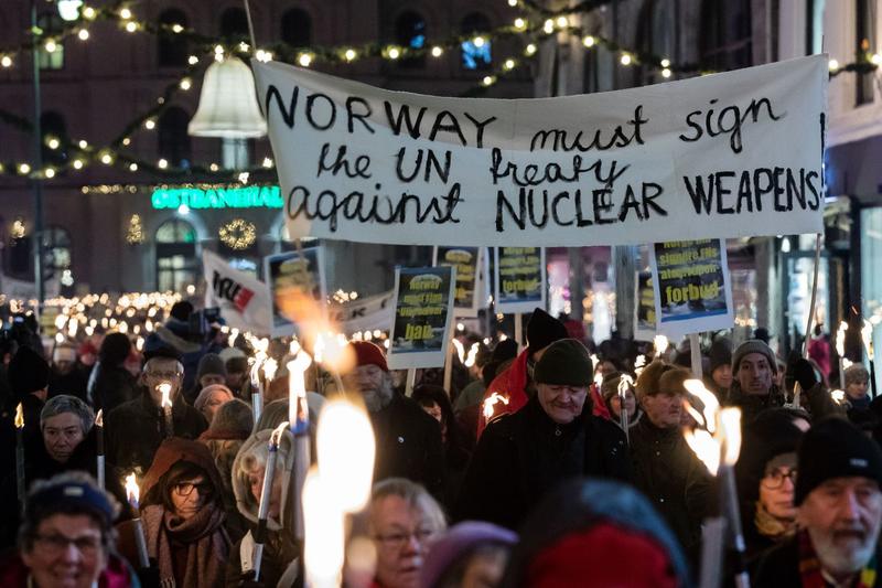 Undersøkelser viser at et massivt flertall av befolkningen støtter atomvåpenforbudet