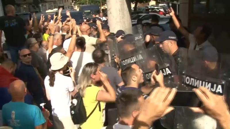 „Kristalne noći“ rasutog stakla u centru Valjeva