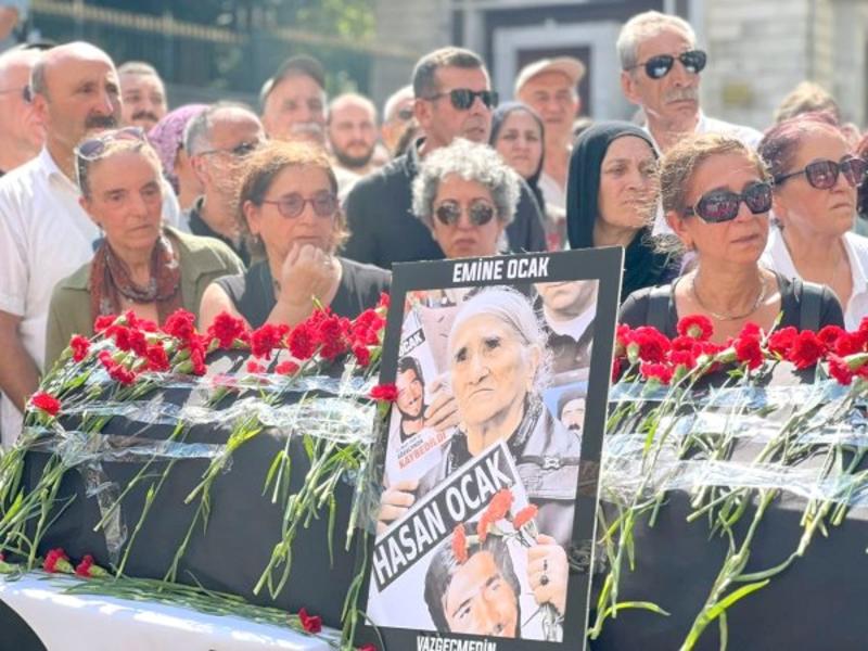 “Buradayız anne…”