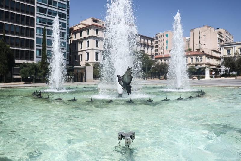 Τριακόσιοι υπό σκιάν