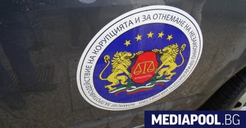 Неспасяемият абсурд с антикорупционната комисия