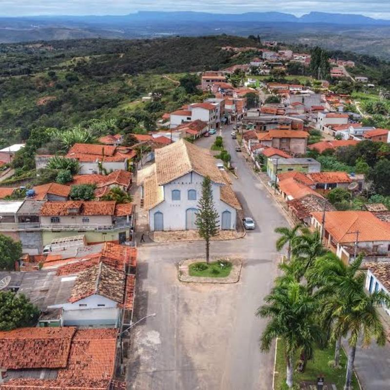 MPMG firma acordo com município de Itacambira para realização de concurso público