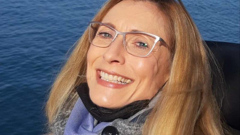 Martina Oppelli morta in Svizzera, il videomessaggio prima del suicidio assistito /