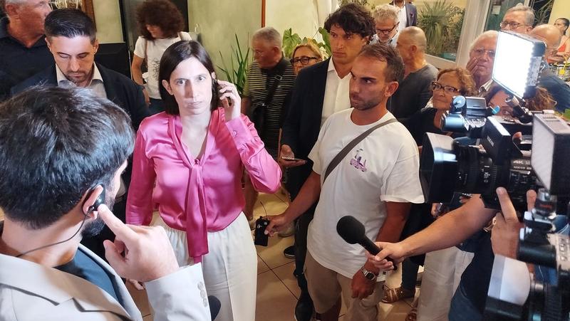 Elly Schlein nelle Marche: “Ora possiamo vincere insieme”