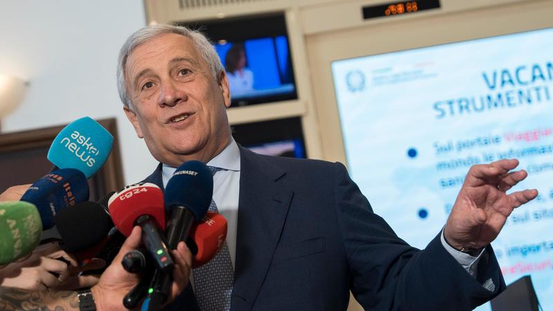 Vertice in Forza Italia, Tajani vede i Berlusconi: “Insieme verso il futuro”