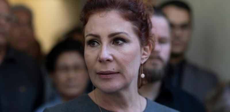 Da extradição à saia-justa diplomática: Carla Zambelli agita o verão romano