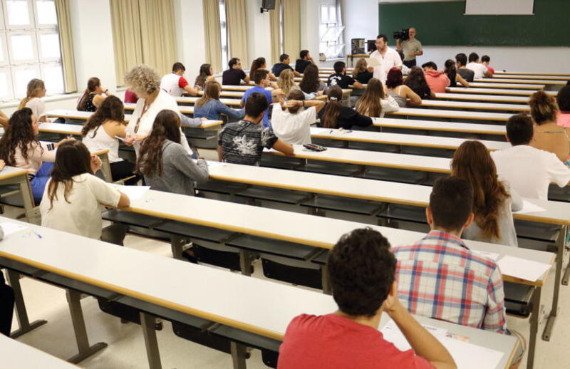 El capitalismo controla la enseñanza y lobotomiza a los estudiantes