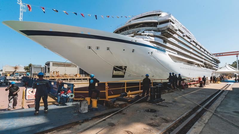 Il varo a Fincantieri, la ‘Viking Mira’ è pronta. Un nuovo gigante dei mari: a bordo 998 passeggeri