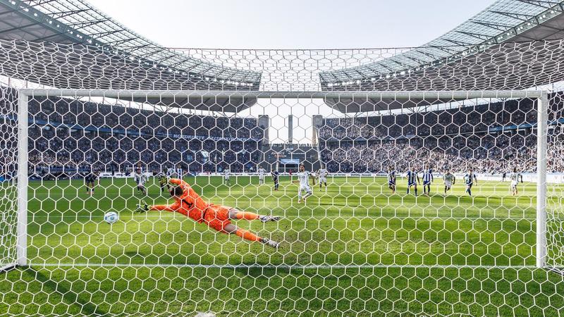 Hilfe, schon wieder Zweite Liga! : Der Fußball gönnt sich (uns!) keine Pause mehr