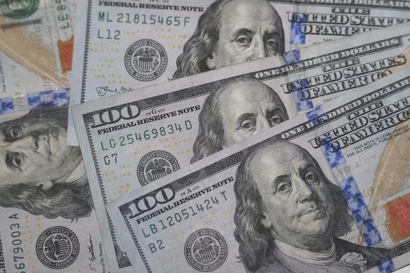Experiment confirms what Ben Franklin knew about poverty