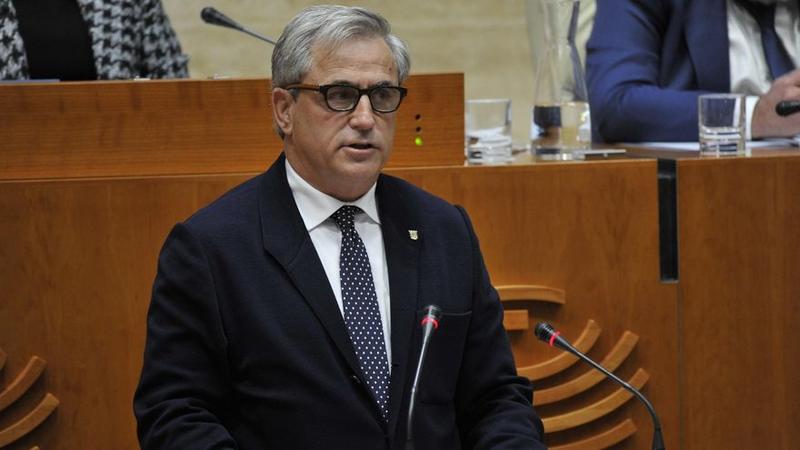 Dimite el consejero de Gestión Forestal y Mundo Rural de Extremadura acusado de falsear su currículum