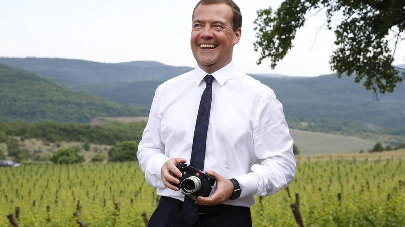 Bluthund für Putin: Medwedew spielt den furchtlosen Krieger