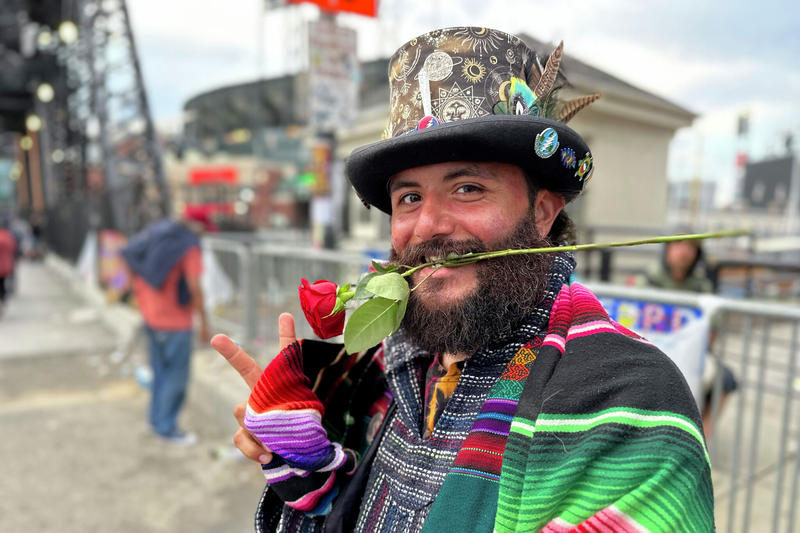 'People are flying from everywhere': Grateful Dead saves SF tourism, again