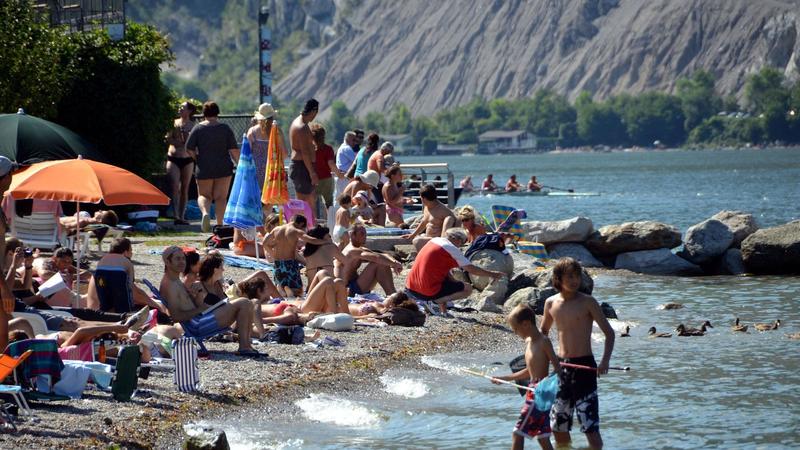 Lecco, bagni al lago: bandiera blu ovunque. Ecco i consigli per non rovinarsi la vacanza