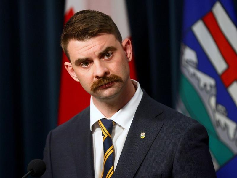 Bell: 'Do your damn job' — Premier Smith's point man on cities warns local politicians Alberta Municipal Affairs Minister Dan Williams says if his detractors don't like what he says, they can run for the NDP in the next election