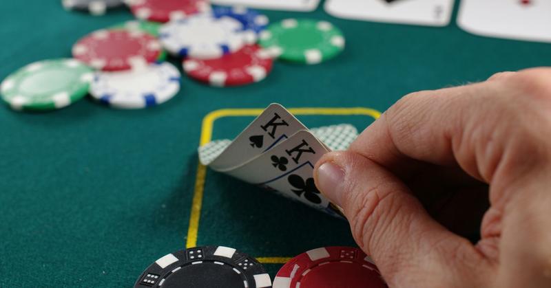 How to Make Winning Decisions: Luck and Uncertainty