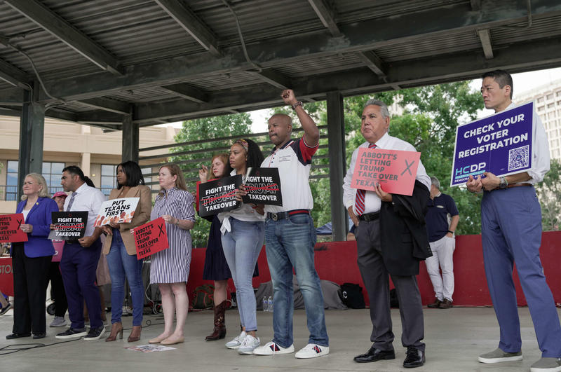 Democrats Are Struggling to Block Trump’s Texas Power Grab 