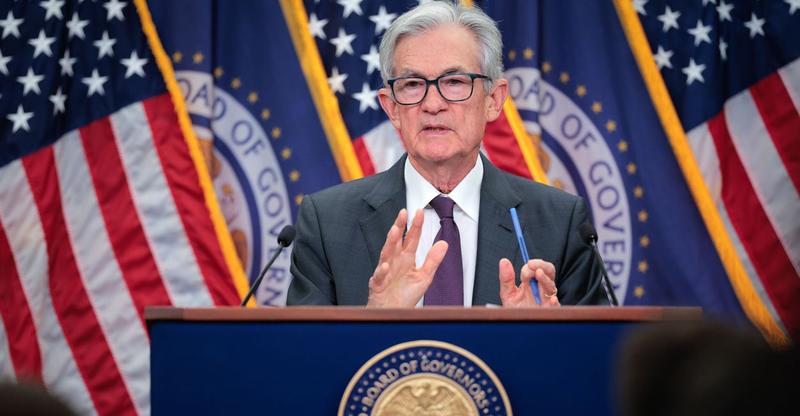 Experts Were Wrong. The Economy’s Strong—But the Fed Won’t Budge.
