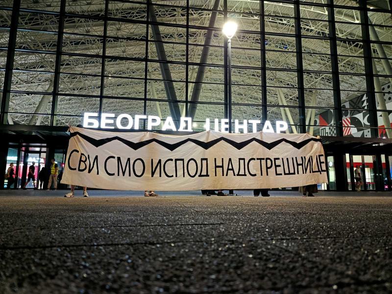 Obeleženo devet meseci od pada nadstrešnice: U više gradova Srbije komemorativne šetnje i performansi (FOTO, VIDEO)