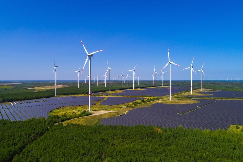 Stromnetz am Limit: Deutschland drosselt Wind- und Solaranlagen in Rekordmengen
