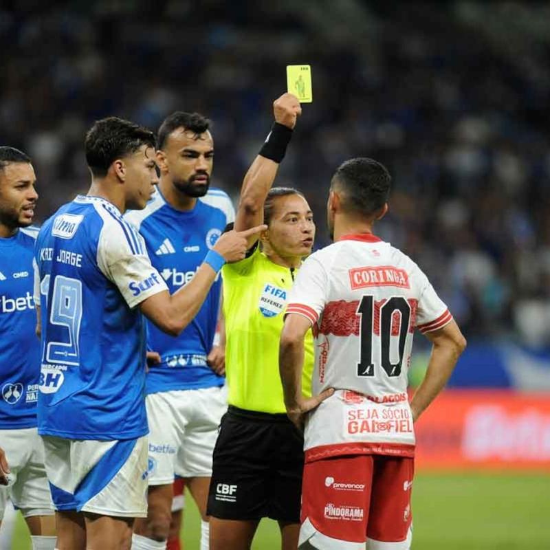 UM ERRO AQUI, OUTRO ALI E O CRUZEIRO VAI SENDO PREJUDICADO