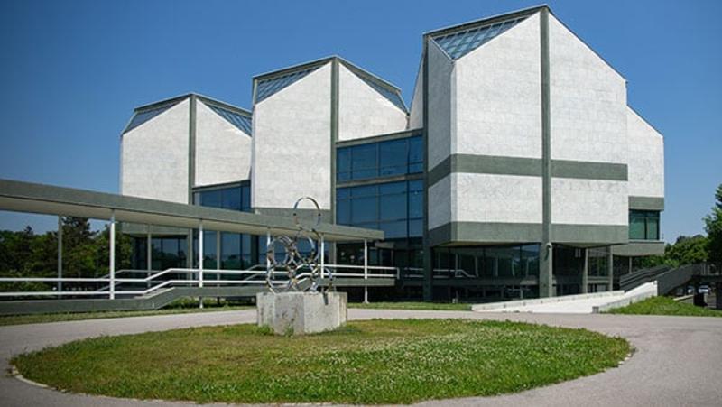 Jugoslovenski umetnički prostor