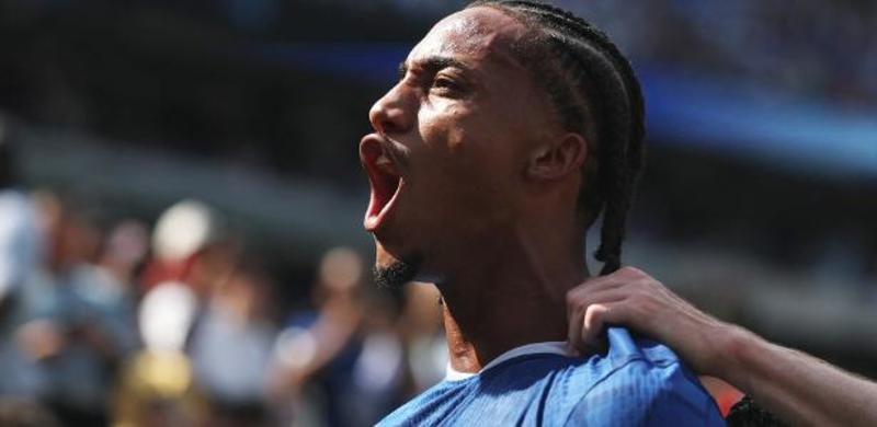Com mudanças a rodo, nova temporada bagunça disputa no ataque da seleção