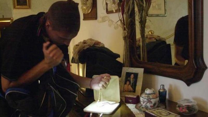 Garlasco, ladri nella camera da letto di una 77enne mentre lei sta dormendo: spariscono oro e gioielli