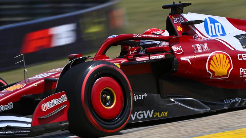 Leclerc fa il capolavoro: è pole. La sorpresa del monegasco: “What?” /