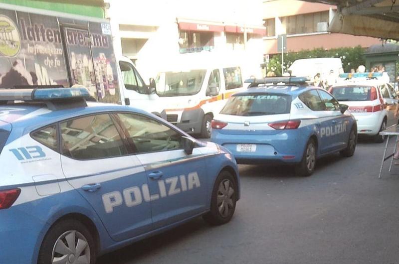 Livorno, caos in via del Cardinale: prima le urla, poi le botte