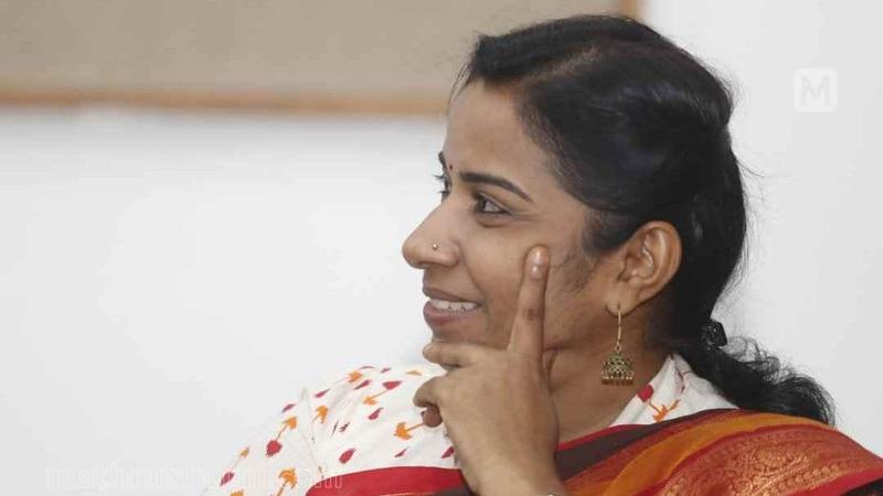 പാകം വന്നൊരു പഴം ഞെട്ടടര്‍ന്നു വീഴുന്ന പോലെ അത്രയും സ്വാഭാവികമായ മരണം ഞാനാദ്യം കാണുകയായിരുന്നു