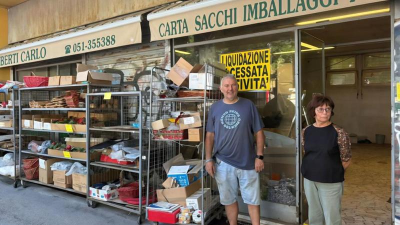 Cesti, pacchi e addobbi: la ‘Berti Carlo Srl’ tira giù le serrande
