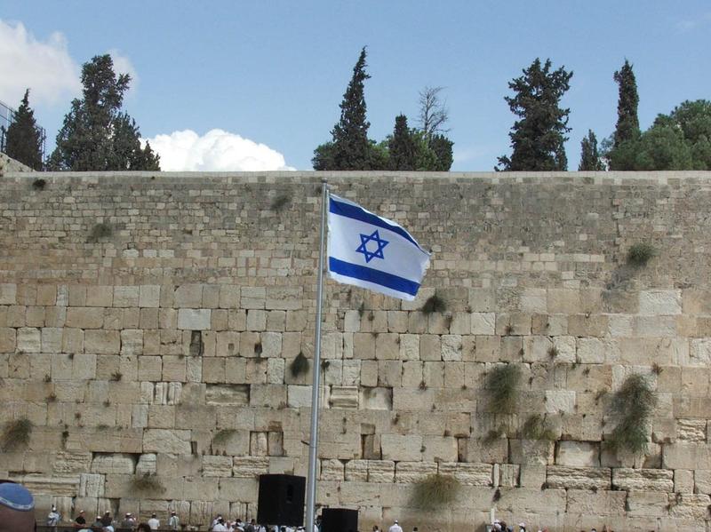 Masada 2.0: The Government Jumps into the Abyss, with an Entire Country on Its Shoulders