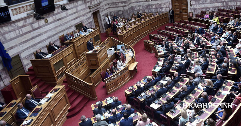 Θεσμικό κι αντιθεσμικό παράδοξο