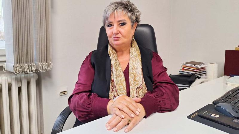 Dragi studenti, osećam snažnu potrebu da vam se izvinim