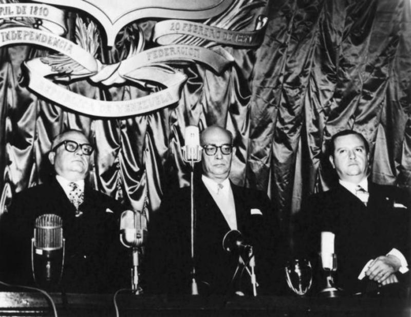 Desde cerro Felipe. Historia de la hegemonía y la despolarización en Venezuela (Etapa: Rómulo Betancourt – Raúl Leoni) / Por: Héctor Díaz