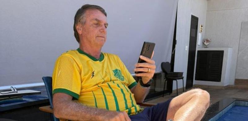 Flávio Bolsonaro apaga vídeo com fala do pai e alega insegurança jurídica