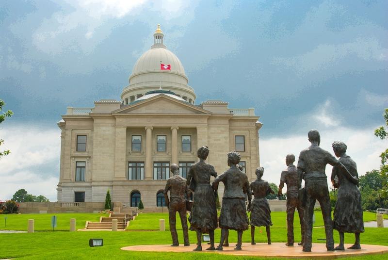 Return to the Land: Segregation in den Ozark Hills – eine neue Siedlung spaltet Arkansas