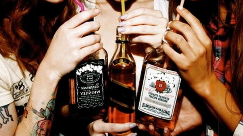Ubriache a 13 anni con la vodka, una perde i sensi in strada