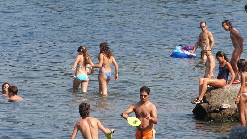 Una giornata al lago, quanto spende una famiglia? Dal lido alla cena il conto è servito