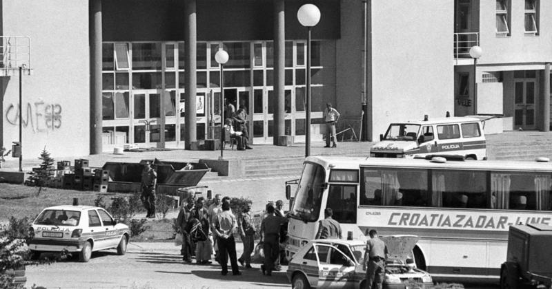 Status koji se širi društvenim mrežama: 'Da 91. nismo išli Hrvate napadati tenkovima, ne bi 95. bježali na traktorima'