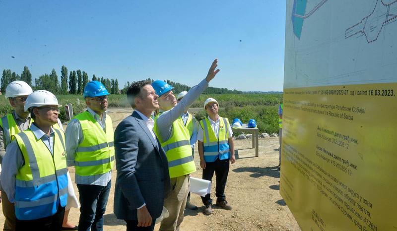 Mi u stvari podižemo vrednost tuđeg domaćeg proizvoda, a ne svoju