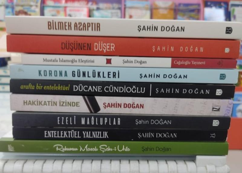 Kitaplarım Arasında