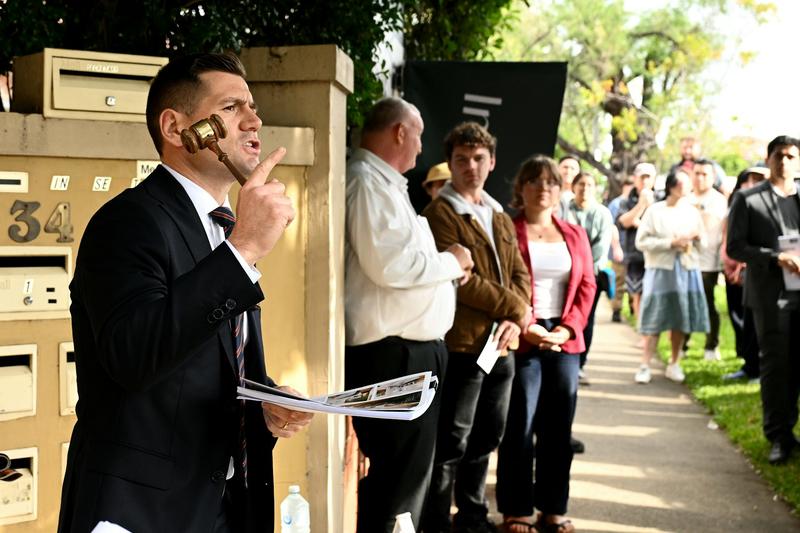 How many of Australia’s 2.2 million property investors would lose out under a new plan to curb negative gearing?