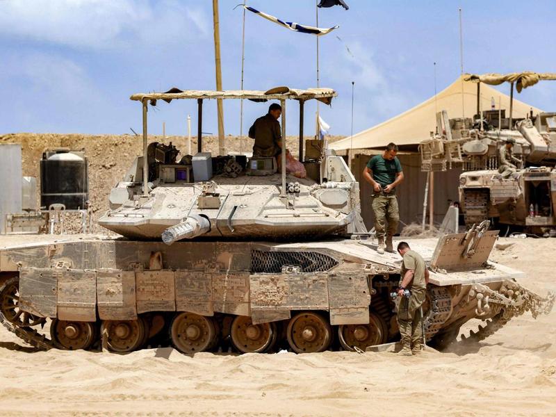 L'ostruzionismo dell'Idf allo stremo e i rischi per i rapiti. Ma Bibi tira dritto