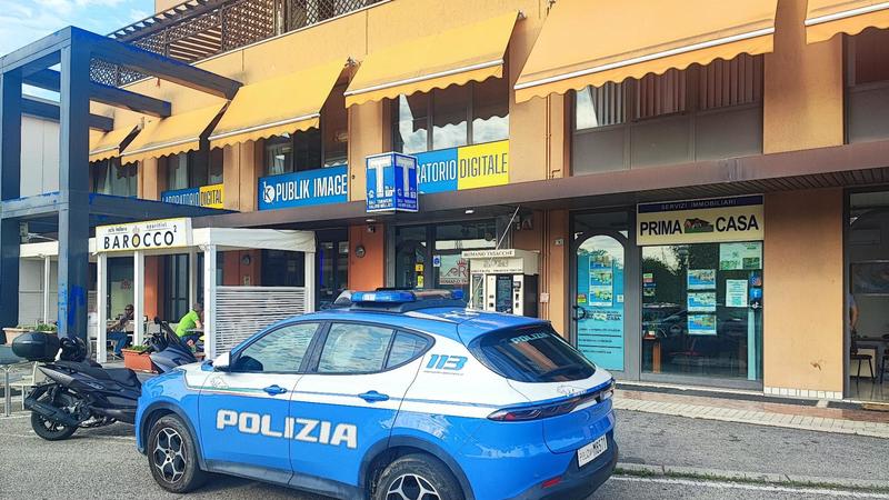 Spaccata in tabaccheria: ladri entrano dall’agenzia immobiliare, 2 colpi in una notte